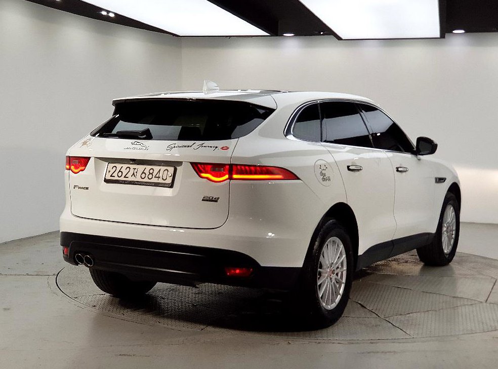 재규어 F-PACE 20d 프레스티지 사진 4