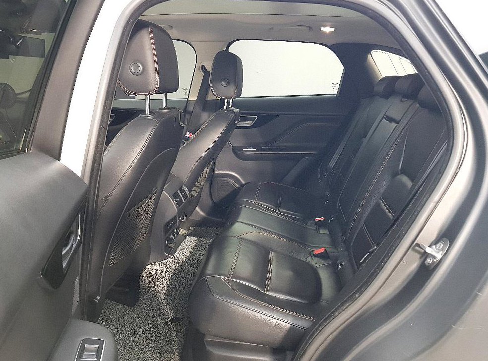 재규어 F-PACE 20d 프레스티지 사진 9