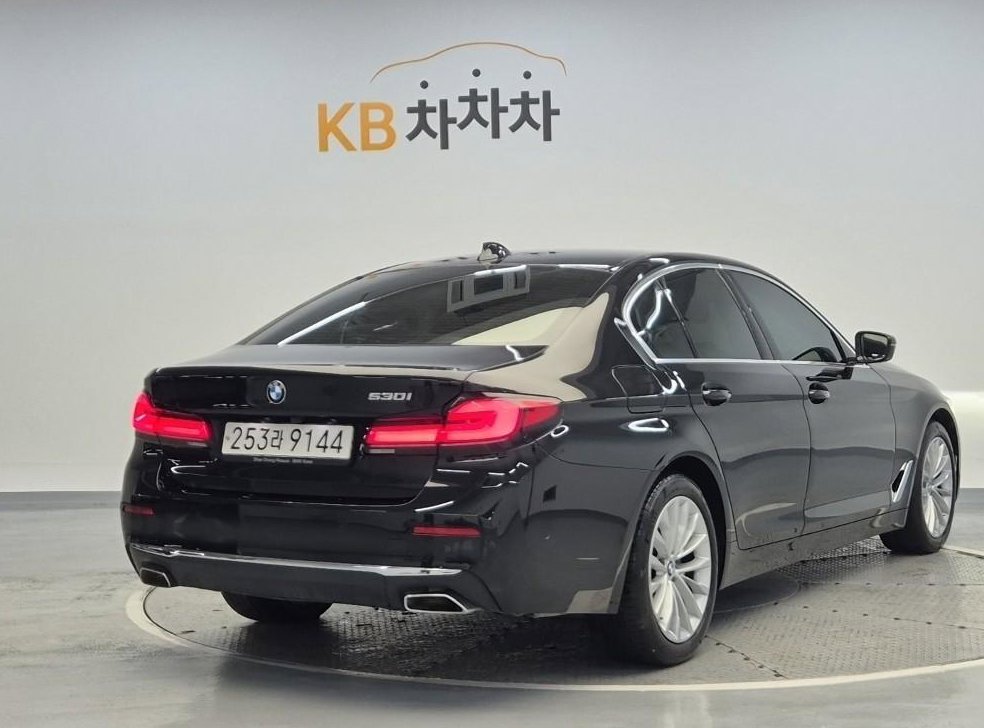BMW 5시리즈 530i 럭셔리 사진 3