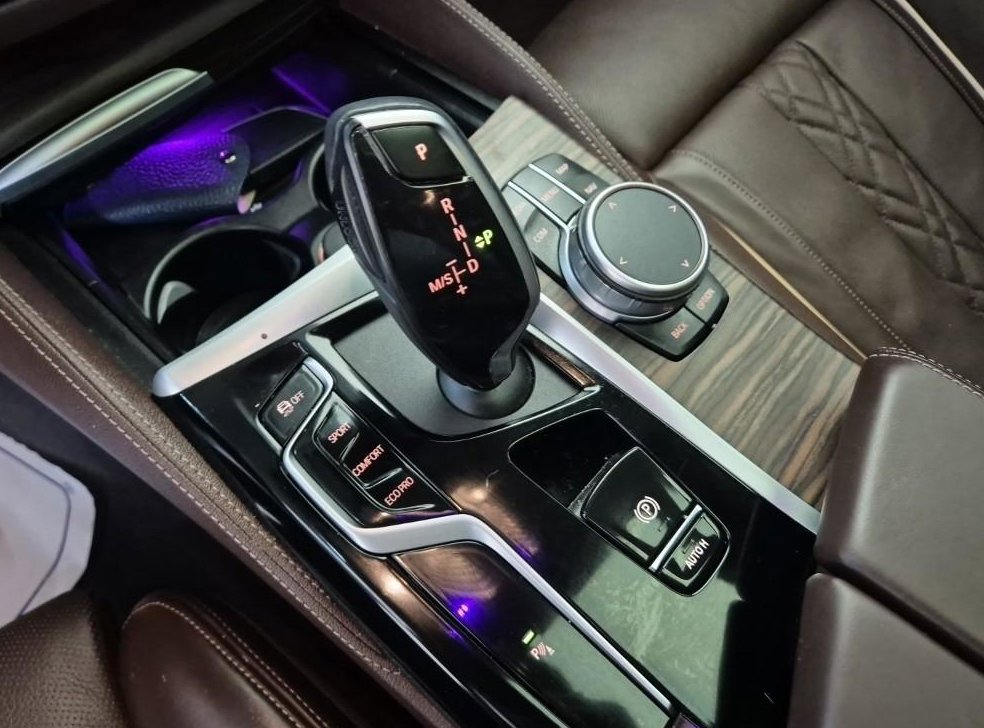 BMW 5시리즈 530i 럭셔리 사진 8