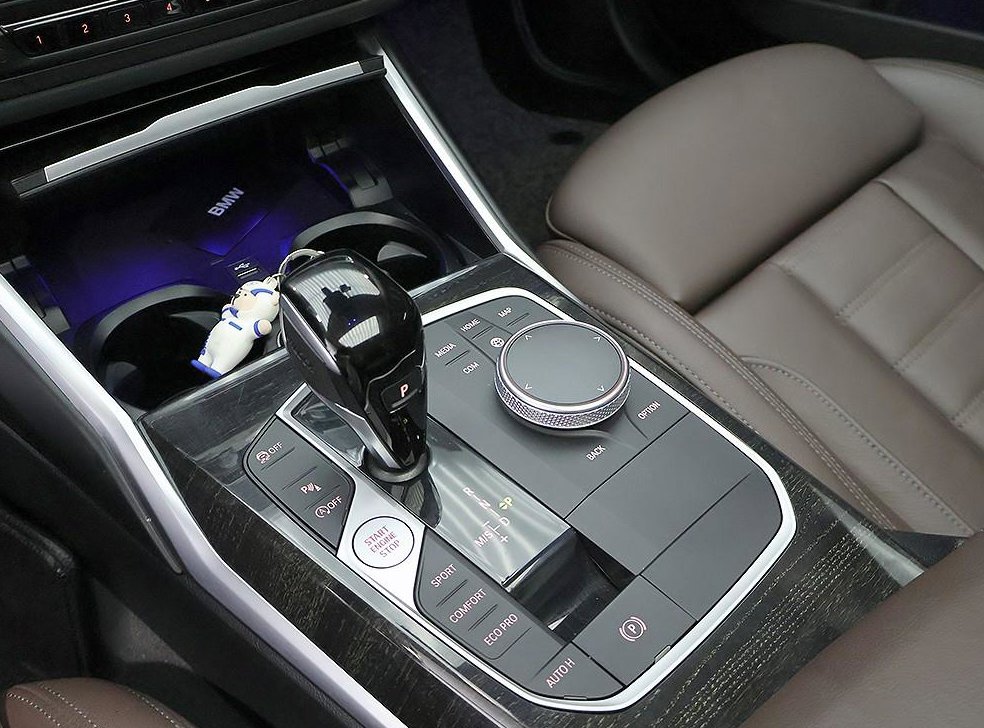 BMW 3시리즈 320i M 스포츠 사진 10