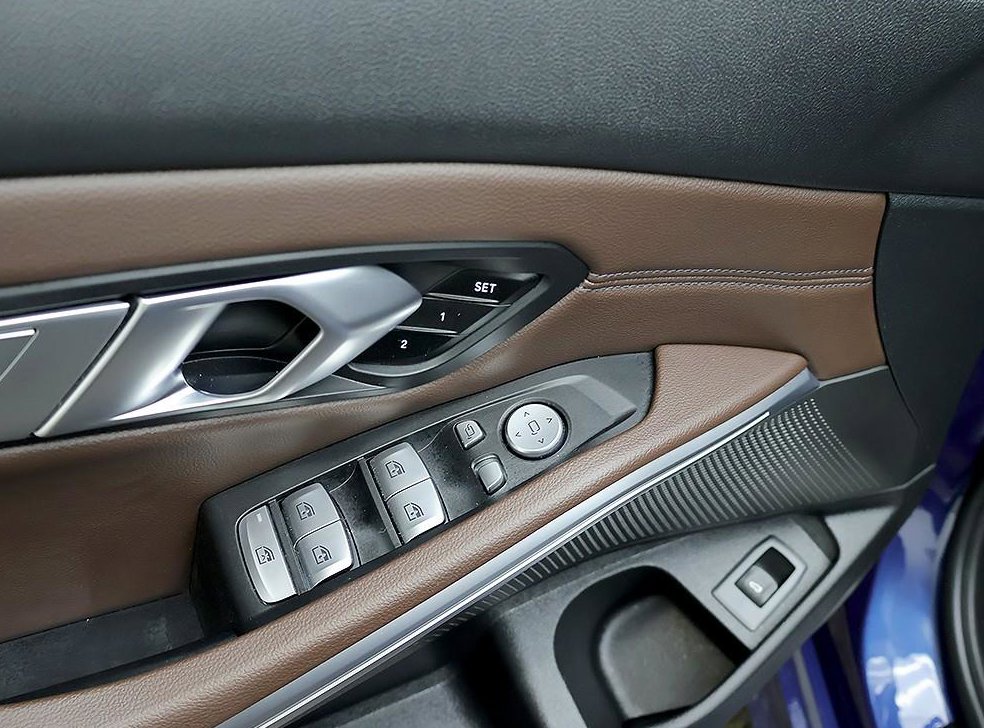 BMW 3시리즈 320i M 스포츠 사진 18
