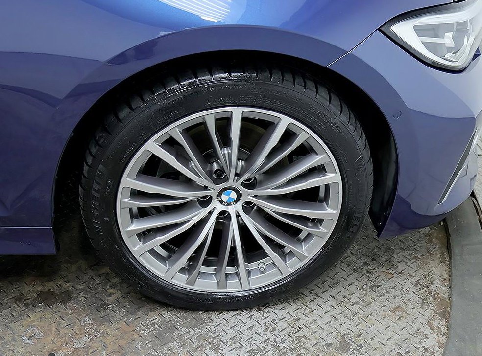 BMW 3시리즈 320i M 스포츠 사진 8