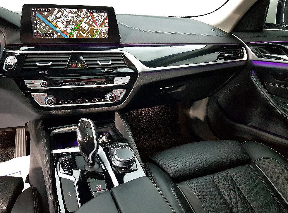 BMW 5시리즈 520d 럭셔리 플러스 사진 10