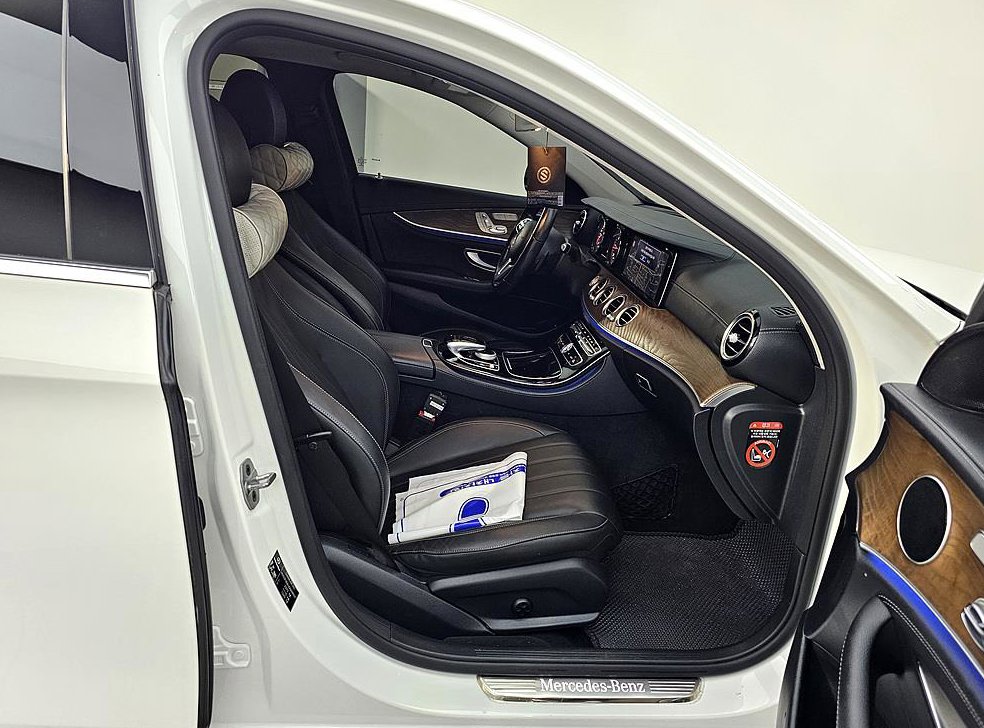 벤츠 E 클래스 E220d 익스클루시브 사진 11
