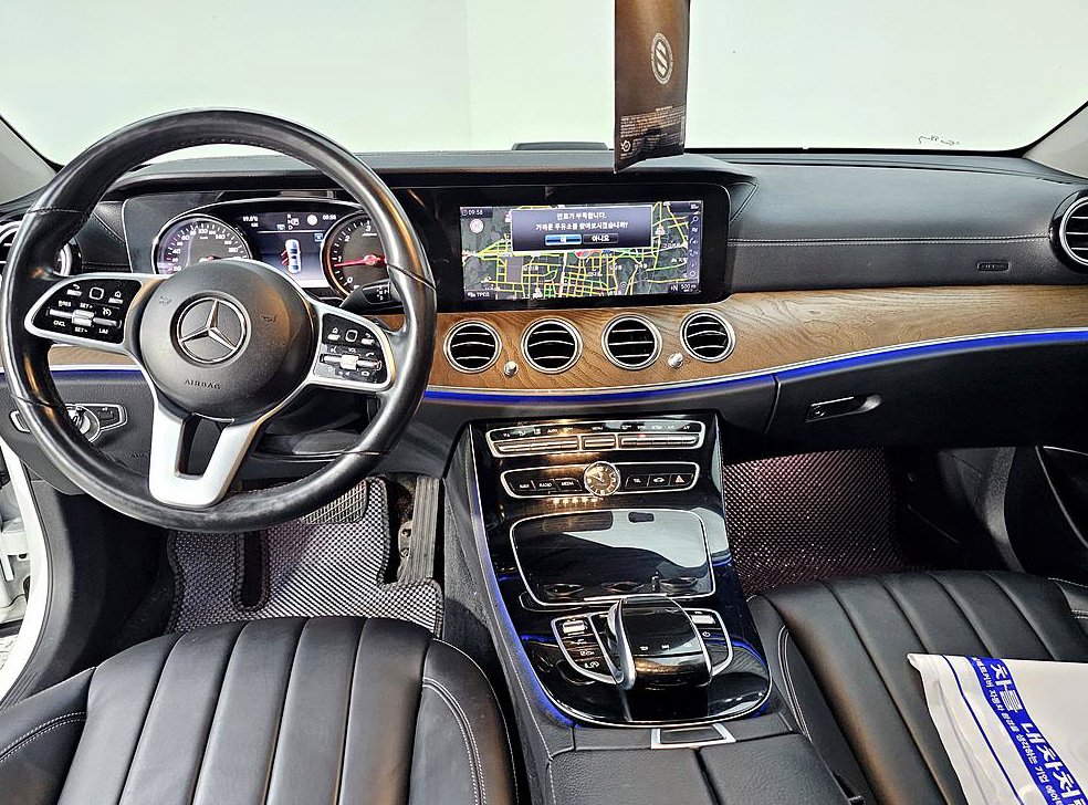 벤츠 E 클래스 E220d 익스클루시브 사진 5