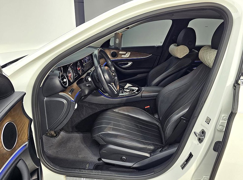 벤츠 E 클래스 E220d 익스클루시브 사진 8