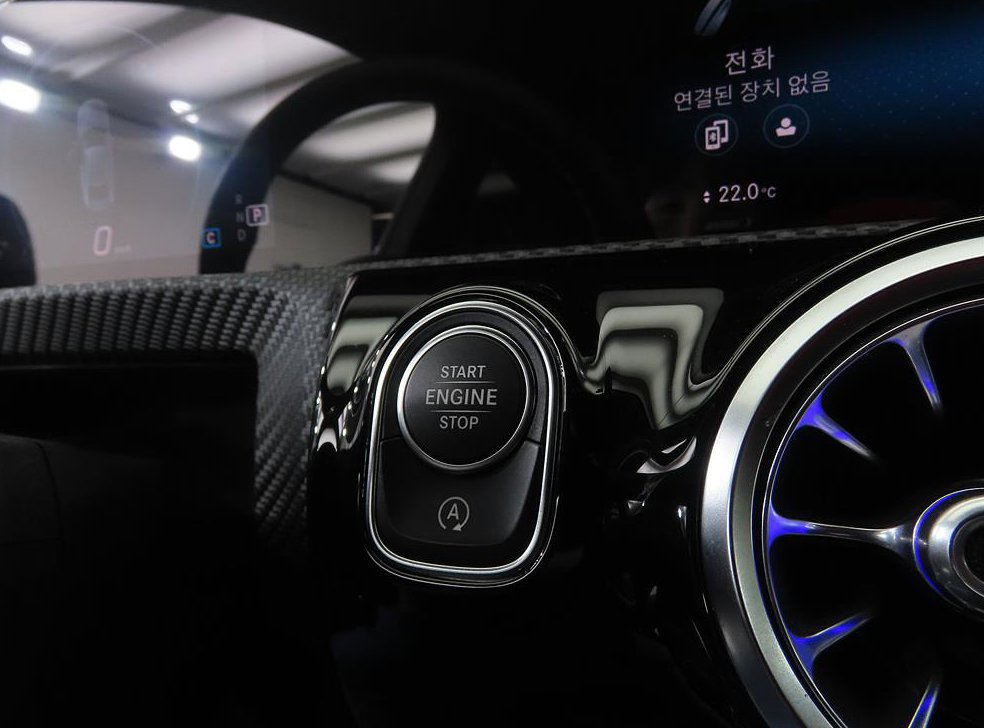 벤츠 A 클래스 A220 세단 사진 17