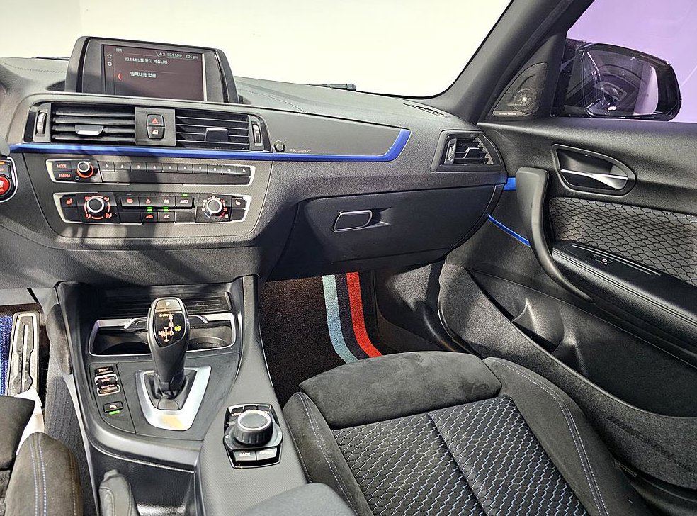 BMW 1시리즈 118d M 스포츠 섀도우 에디션 사진 10