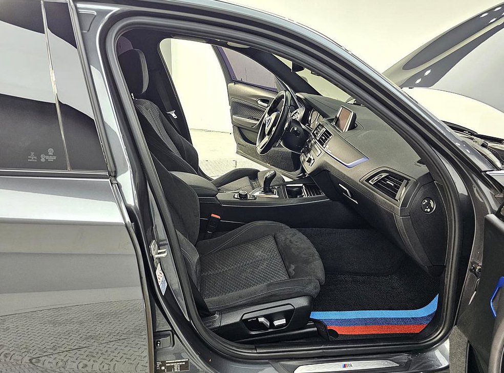 BMW 1시리즈 118d M 스포츠 섀도우 에디션 사진 11