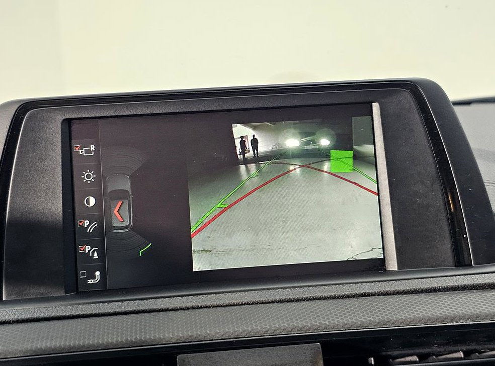 BMW 1시리즈 118d M 스포츠 섀도우 에디션 사진 16
