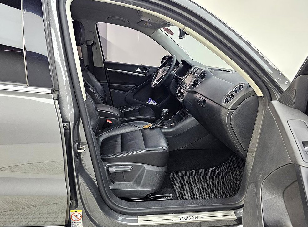 폭스바겐 티구안 2.0 TDI 컴포트 사진 11