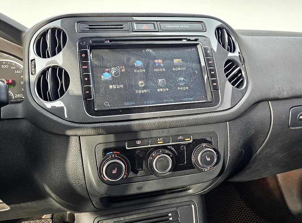 폭스바겐 티구안 2.0 TDI 컴포트 사진 15
