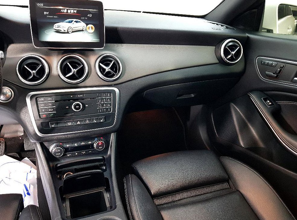 벤츠 CLA 클래스 CLA 200d 4MATIC 사진 10