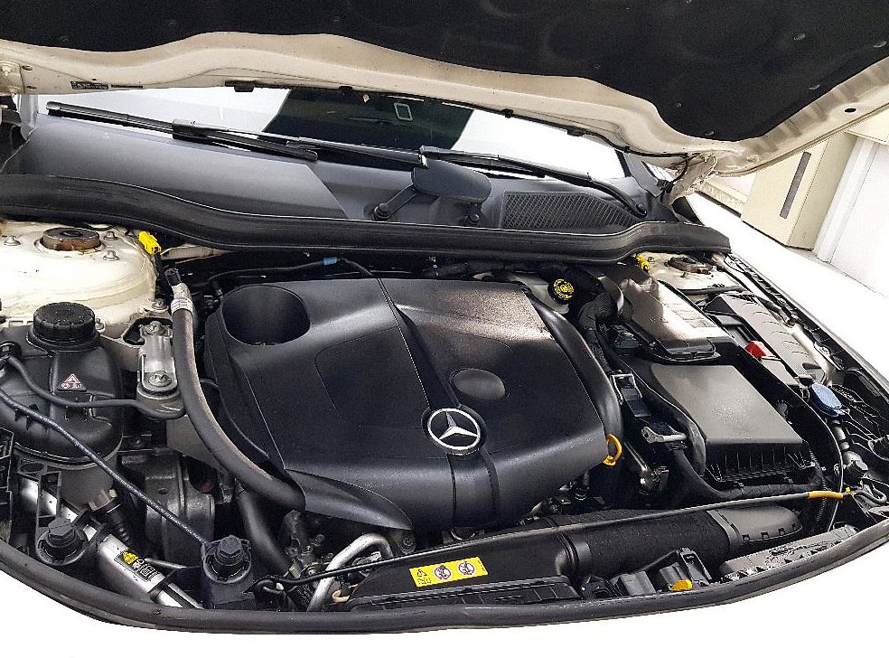 벤츠 CLA 클래스 CLA 200d 4MATIC 사진 6