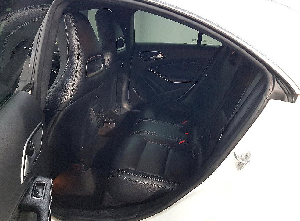 벤츠 CLA 클래스 CLA 200d 4MATIC 사진 9