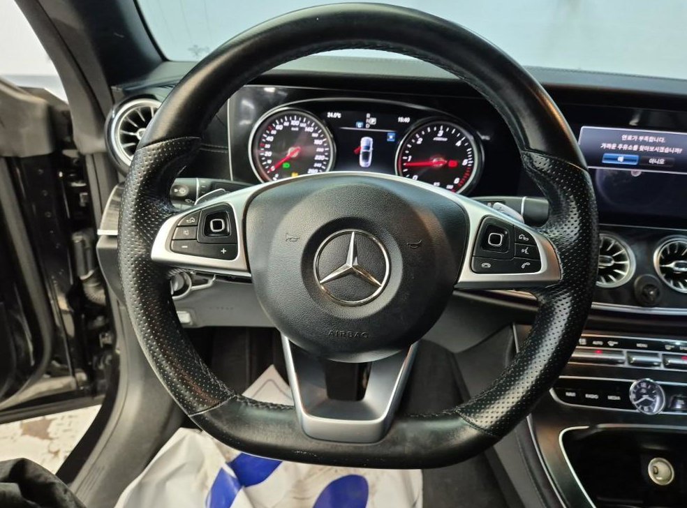 벤츠 E 클래스 E220d 카브리올레 사진 9