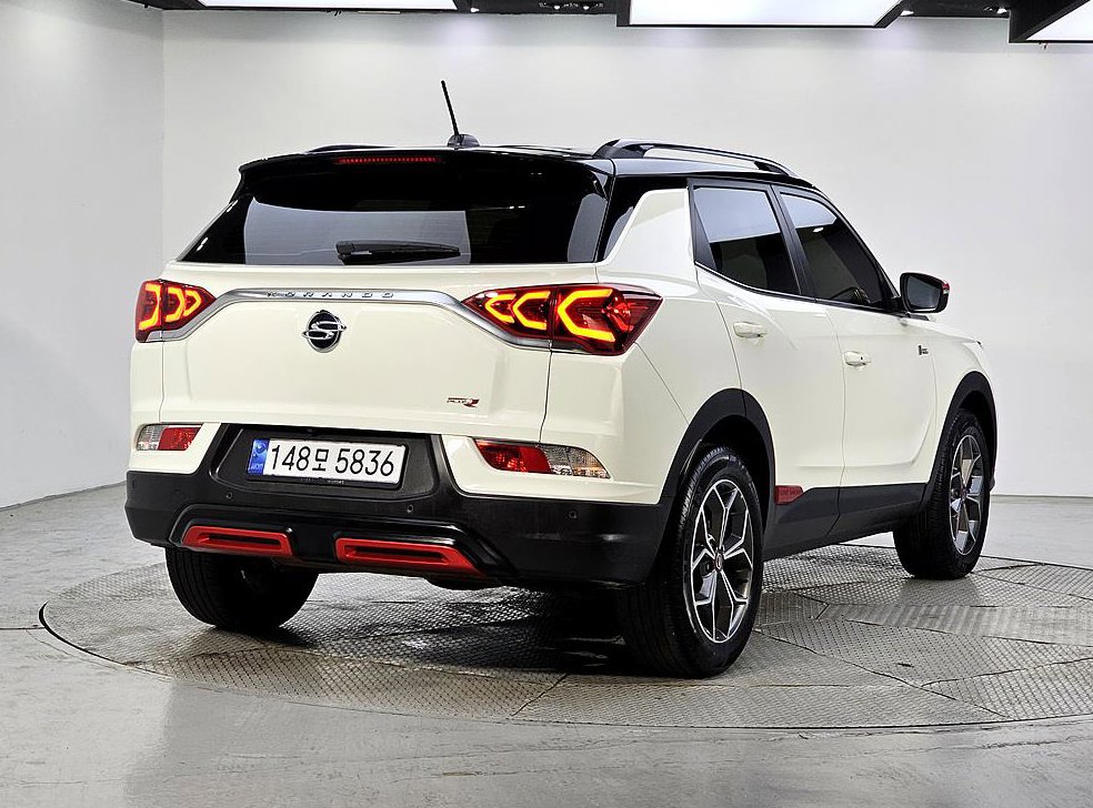 KG모빌리티(쌍용)  코란도 2WD 가솔린 1.5 R-플러스 사진 4