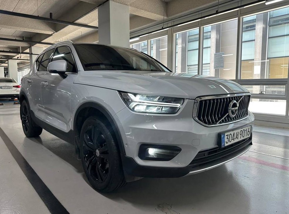 볼보 XC40 B4 AWD 인스크립션