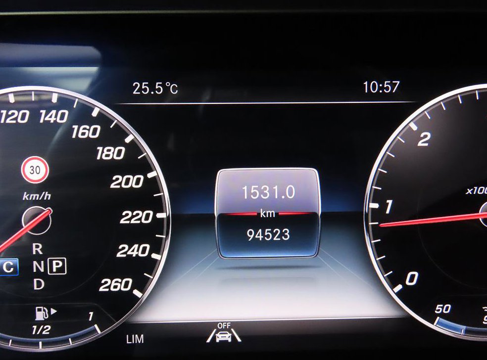 벤츠 CLS 클래스 CLS 300d AMG Line 사진 16