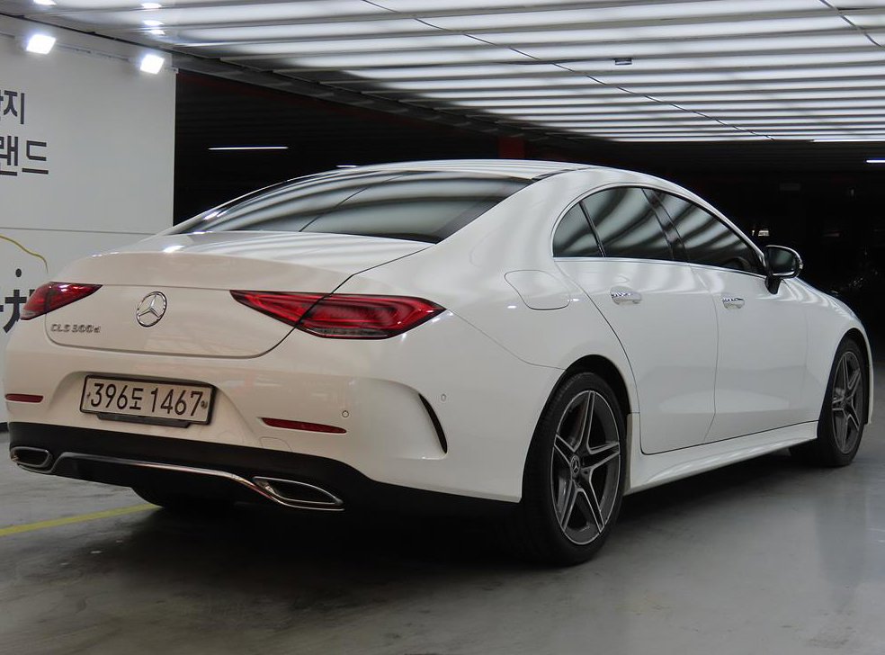 벤츠 CLS 클래스 CLS 300d AMG Line 사진 3