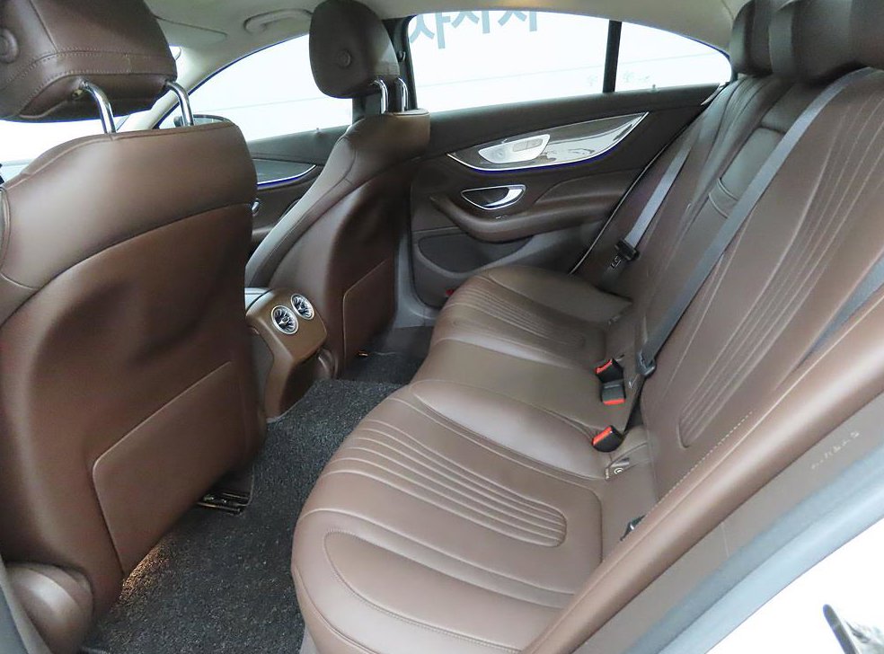 벤츠 CLS 클래스 CLS 300d AMG Line 사진 6