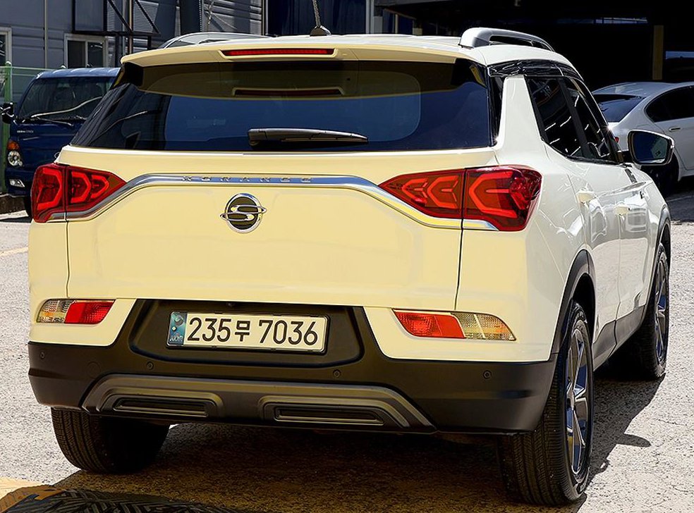KG모빌리티(쌍용)  코란도 2WD 가솔린 1.5 C5 플러스 사진 4