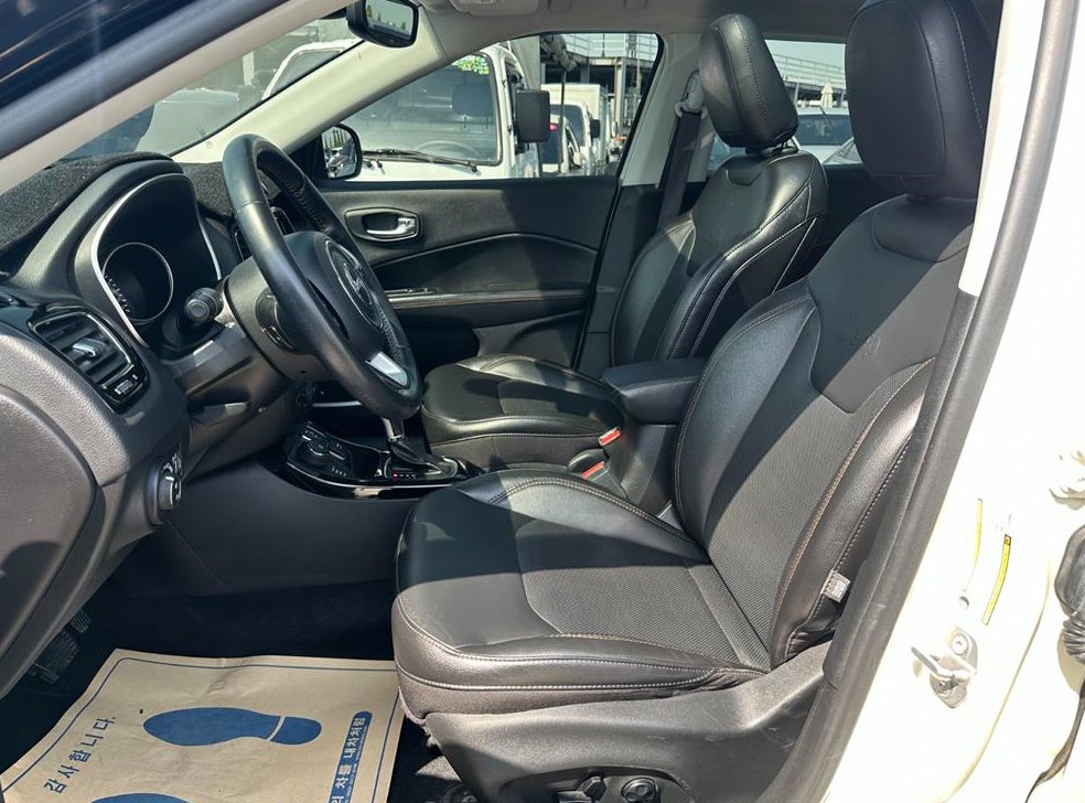 지프 컴패스 2.4 AWD 리미티드 사진 14