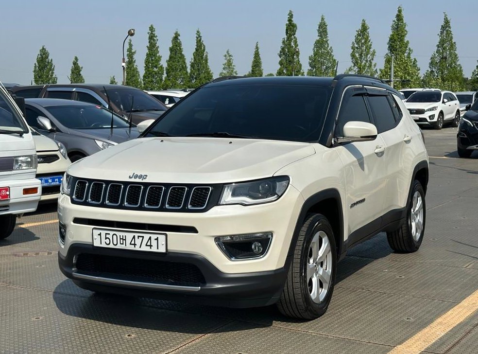 지프 컴패스 2.4 AWD 리미티드 사진 2