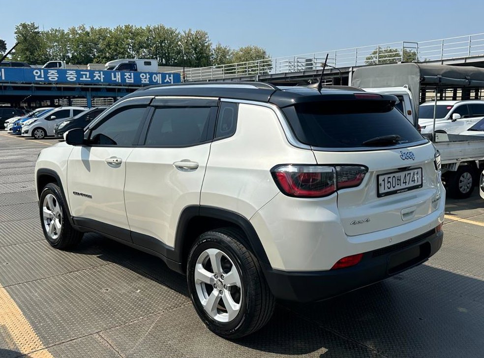 지프 컴패스 2.4 AWD 리미티드 사진 6