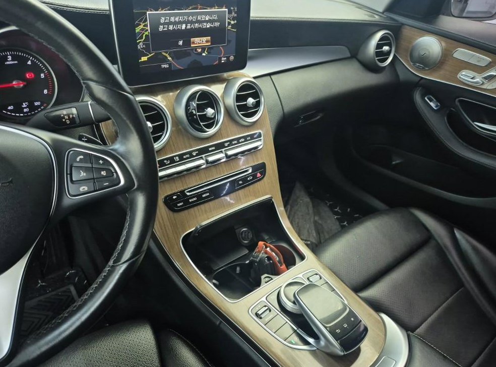 벤츠 C 클래스 C220 d 익스클루시브 사진 10
