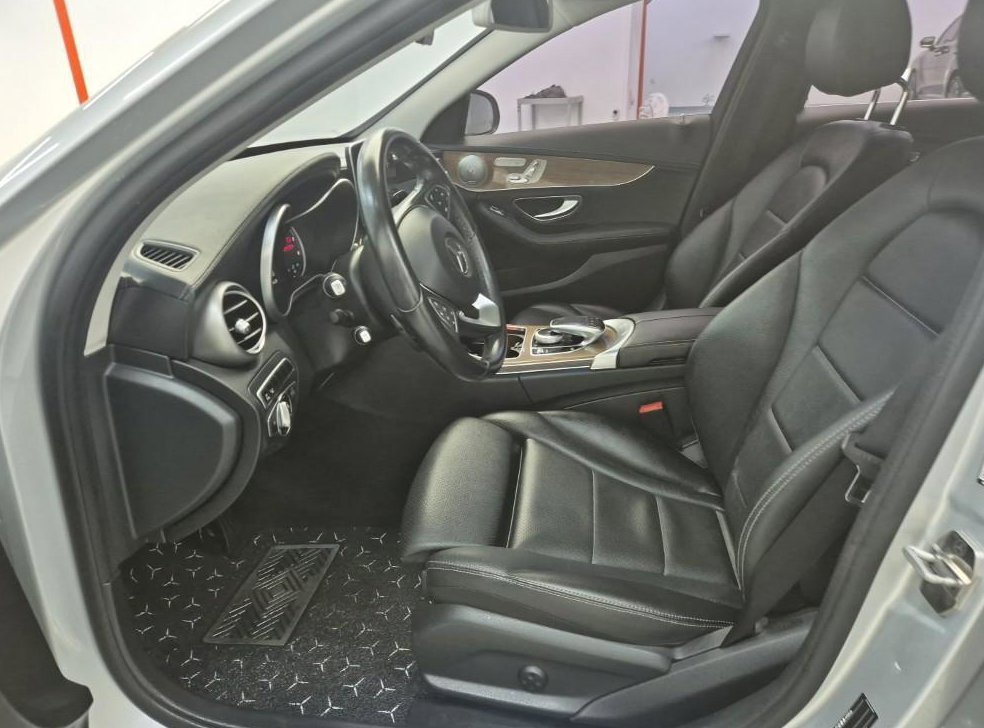 벤츠 C 클래스 C220 d 익스클루시브 사진 11