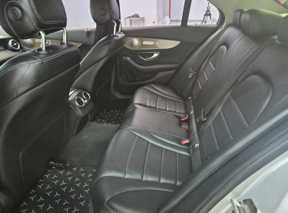 벤츠 C 클래스 C220 d 익스클루시브 사진 12