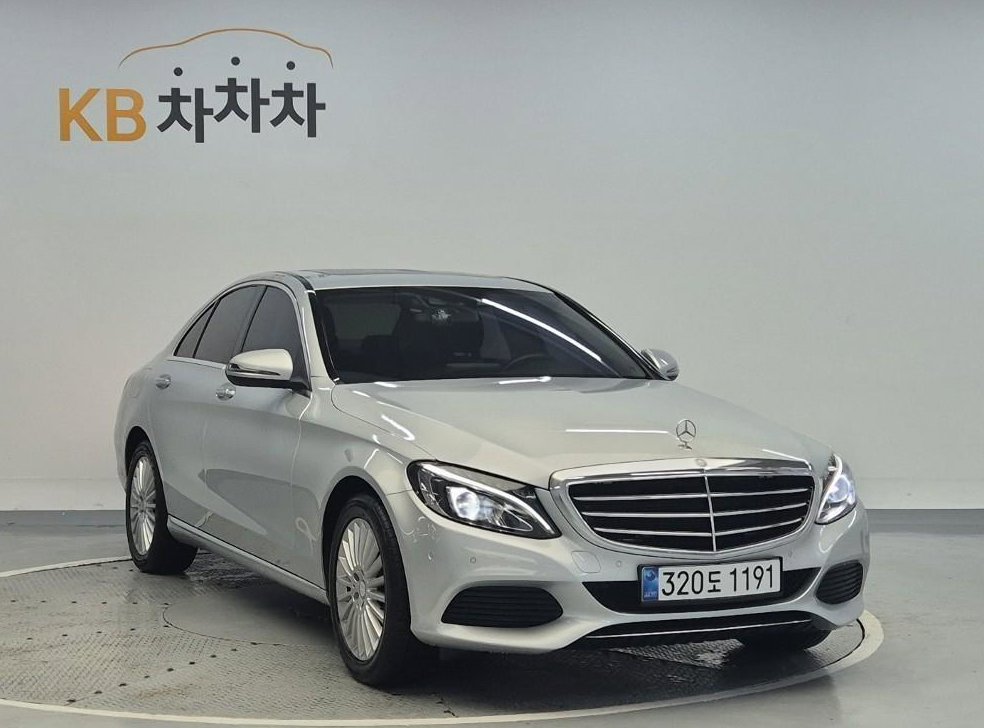 벤츠 C 클래스 C220 d 익스클루시브 사진 4