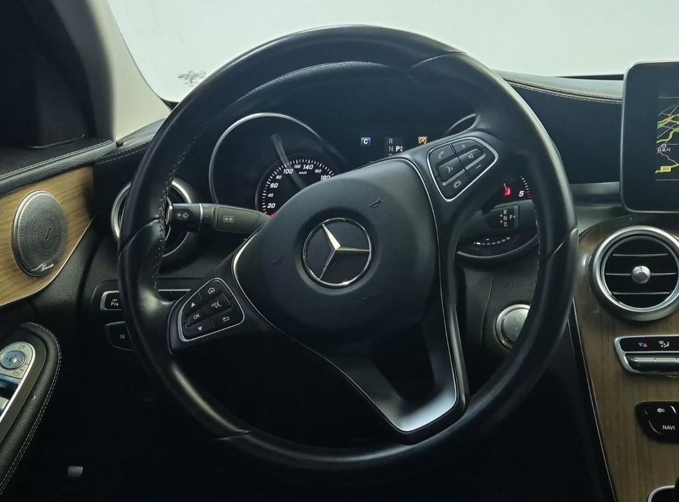 벤츠 C 클래스 C220 d 익스클루시브 사진 9