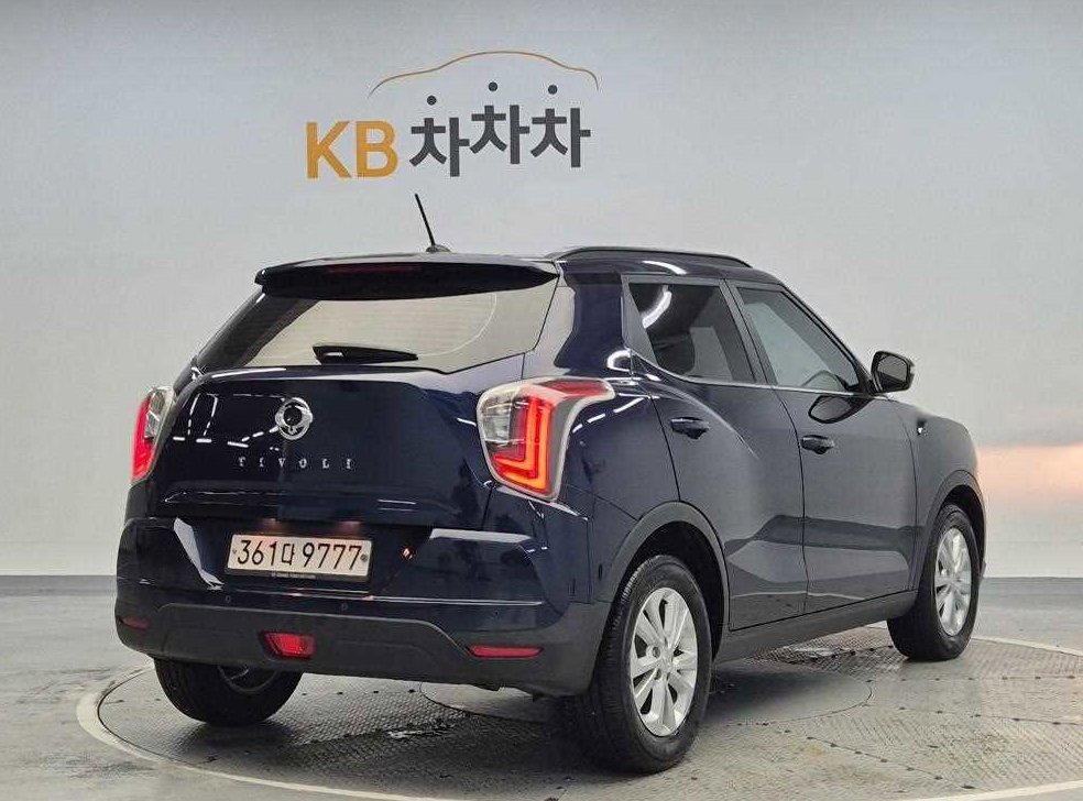 KG모빌리티(쌍용)  티볼리 2WD 디젤 1.6 사진 3