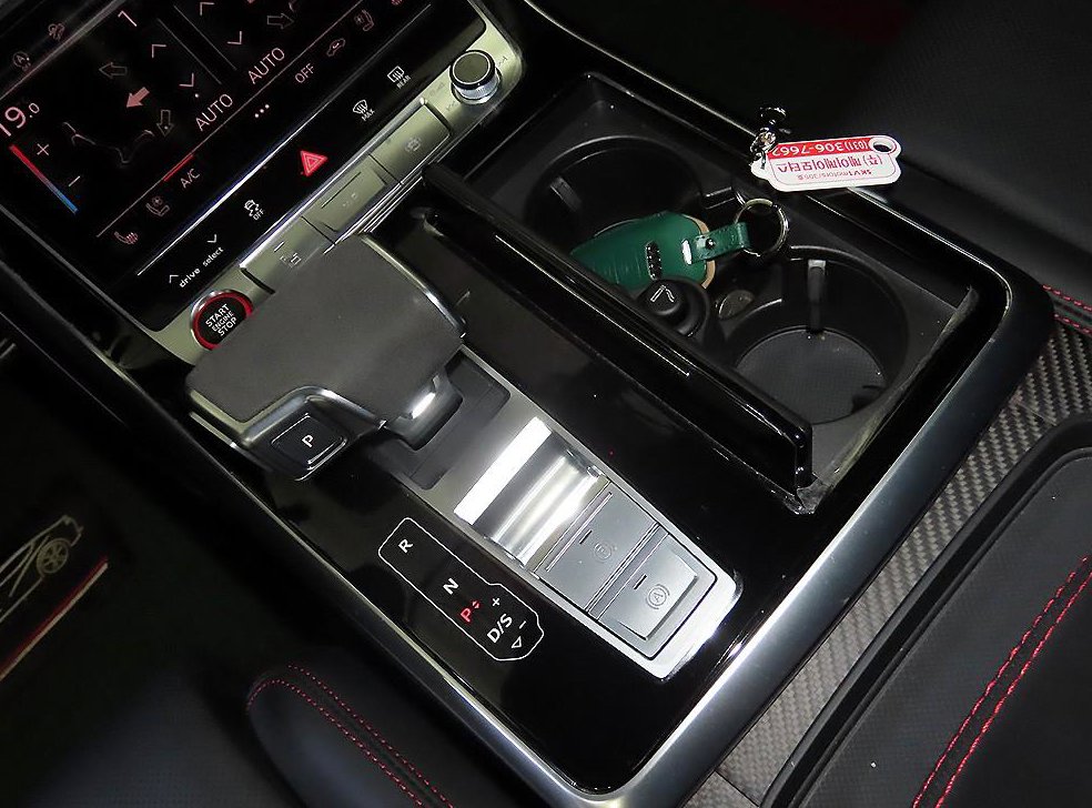 아우디 RSQ8 4.0 TFSI 콰트로 사진 12