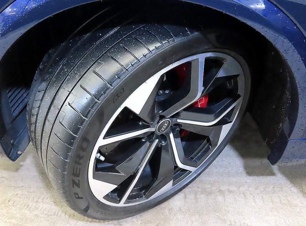 아우디 RSQ8 4.0 TFSI 콰트로 사진 20