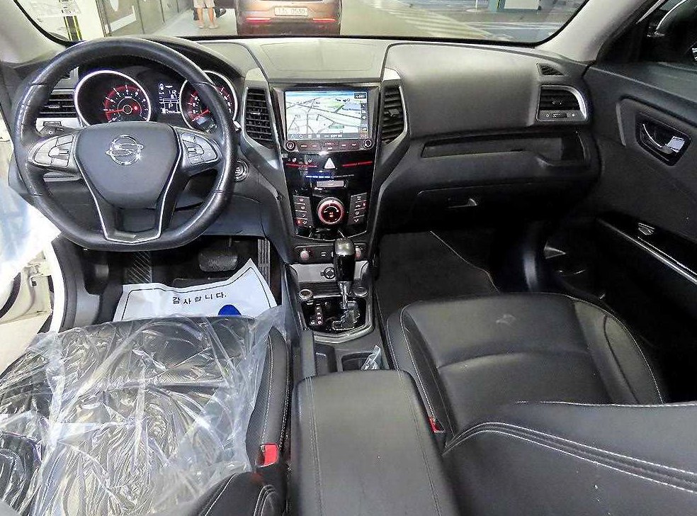 KG모빌리티(쌍용)  티볼리 2WD 가솔린 VX 사진 10
