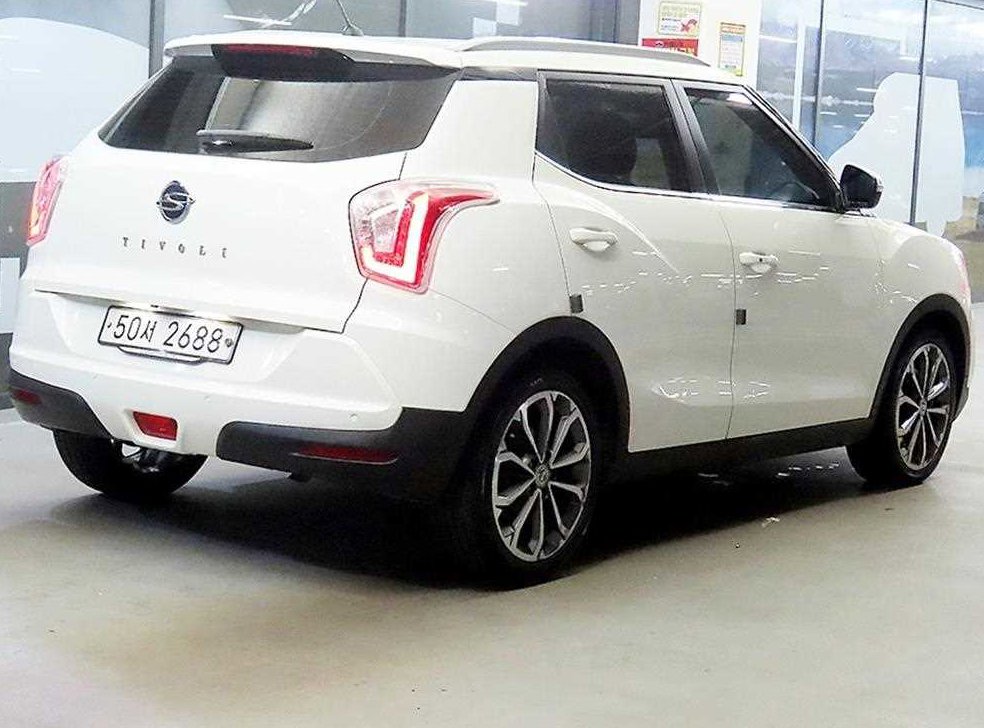 KG모빌리티(쌍용)  티볼리 2WD 가솔린 VX 사진 4