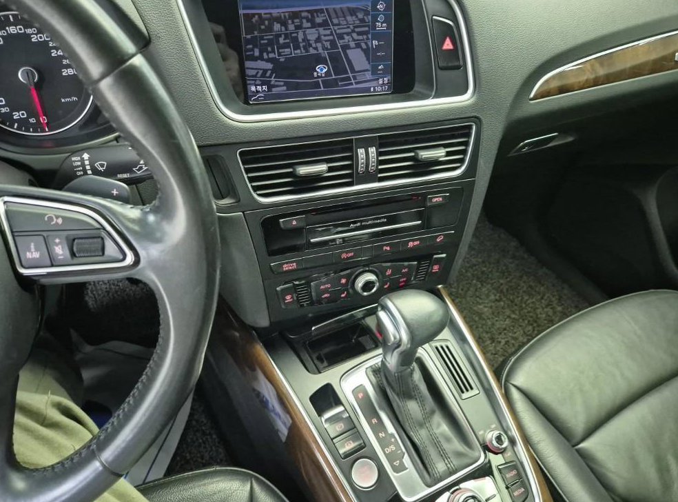 아우디 Q5 35 TDI 콰트로 다이나믹 사진 15