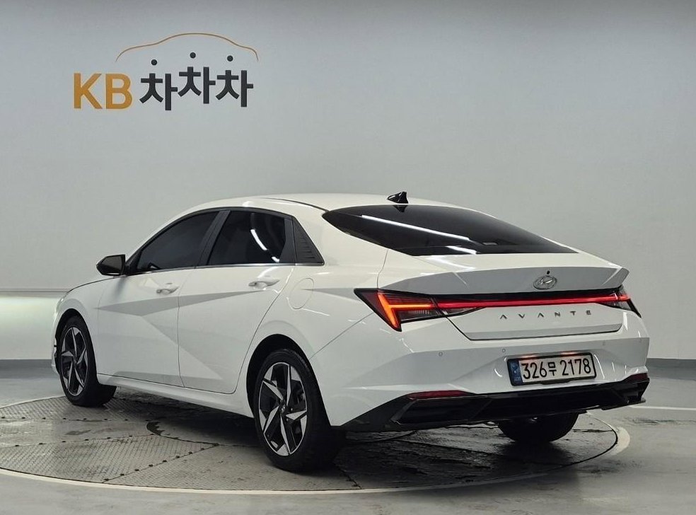현대 아반떼 1.6 인스퍼레이션 사진 2