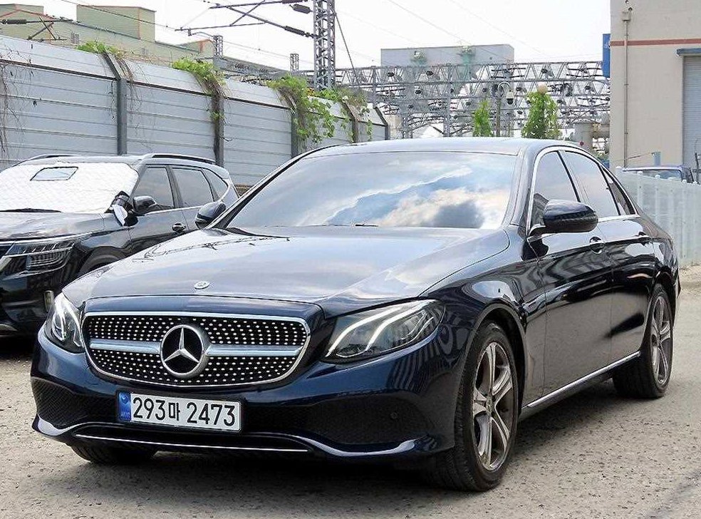 벤츠 E 클래스 E300 아방가르드 사진 2