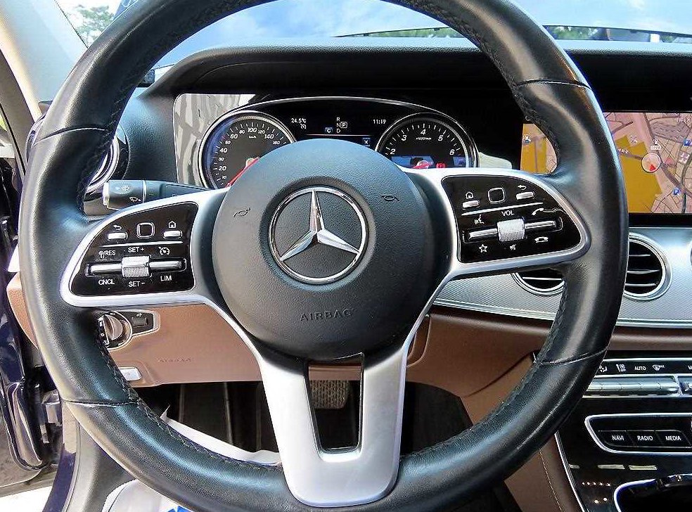 벤츠 E 클래스 E300 아방가르드 사진 8