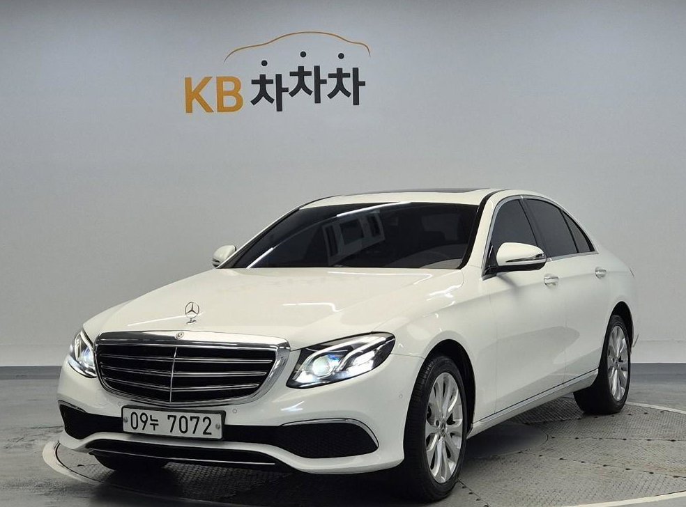 벤츠 E 클래스 E220d 4MATIC 익스클루시브