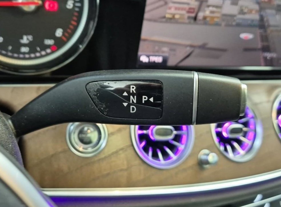 벤츠 E 클래스 E220d 4MATIC 익스클루시브 사진 8