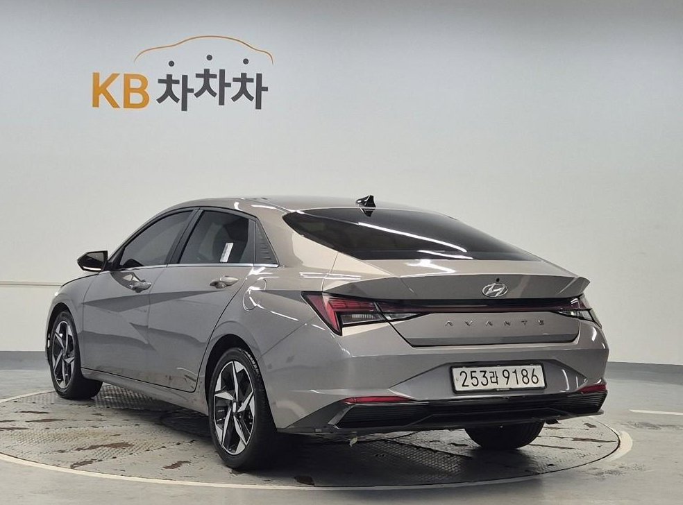 현대 아반떼 인스퍼레이션 사진 2