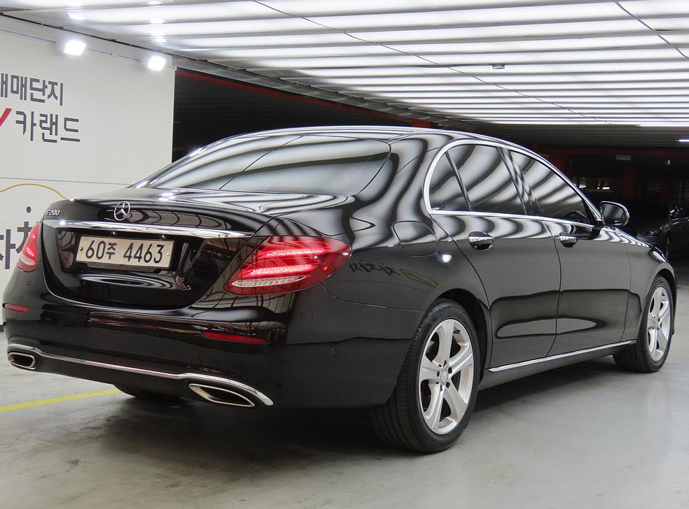 벤츠 E 클래스 E200 아방가르드 사진 3