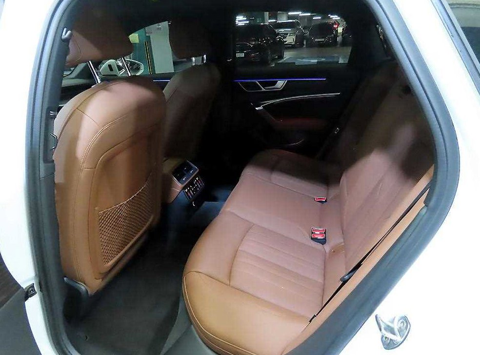 아우디 A6 45 TFSI 프리미엄 사진 7