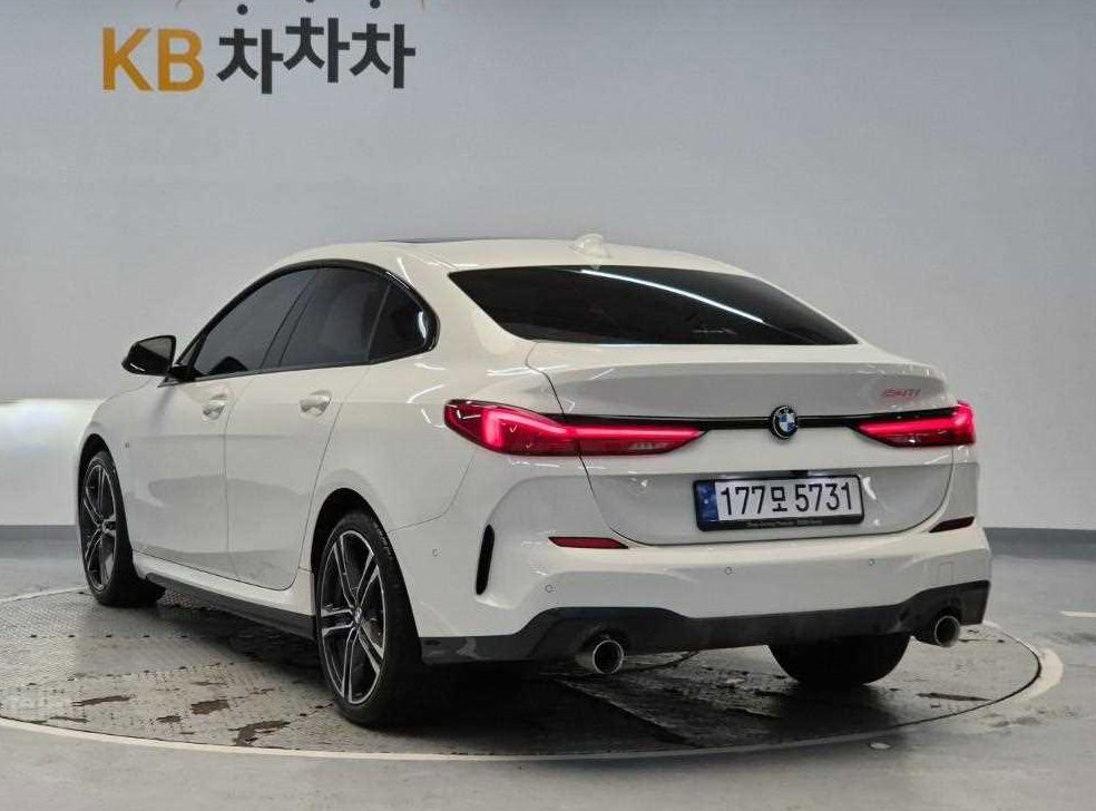 BMW 2시리즈 220i M 스포츠 사진 2